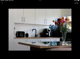 Modern and spacious 1-Bedroom Holiday Home