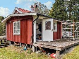 2 Bedroom Cozy Home In Hindås，位于Hindås的酒店