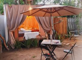 Mucaj&aacute; Camping&Glamping 80mts Ilha do Amor，位于阿尔特杜尚的豪华帐篷营地