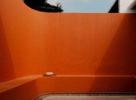 Sunset Villa Near Lembang Park Zoo，位于Tegalharendong的酒店