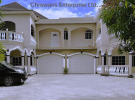 Chrewans Enterprise Ltd，位于蒙特哥贝的带按摩浴缸的酒店