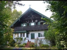 Alpenchalet，位于施塔费尔湖畔穆尔瑙的酒店