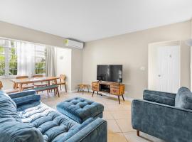 Sunshine Hideaway，位于拿骚的带停车场的酒店