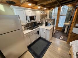 Stoney Mtn High-duh-way 420&Pets yes，位于加特林堡的乡村别墅