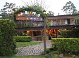 Gingerbread Restaurant & Hotel，位于纽沃阿雷纳尔的带停车场的酒店