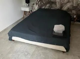 Chambre indépendante près d'Aix