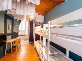 Eau Berges - Chez Mamie，位于Vicdessos的酒店
