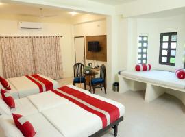 Hotel Tree of heaven，位于乌代浦达博克机场 - UDR附近的酒店