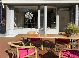 B&B De Kunstpraktijk，位于费尔德霍芬的酒店