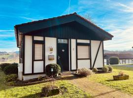 2 - Gemütlicher Bungalow am Fuße der Wasserkuppe，位于Dipperz的酒店