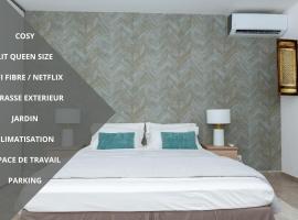 Charme Alizea Skyline wifi-terrasse，位于Camp de Rémire的酒店