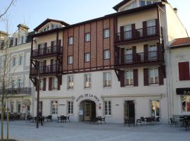 Hôtel-Restaurant de La Paix，位于Saint-Palais的酒店