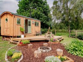 Luxury Shepherds Hut，位于斯通豪斯的酒店