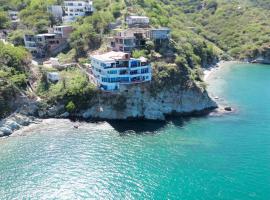 Bajo Mar Apartments Taganga, acceso privado a playa，位于塔甘加的酒店