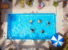 Viejamar B&B，位于洛佩斯港的带泳池的酒店