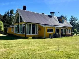 El Pedregoso Casa Amarilla