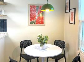 Vintage Casita - 2 Bed, Pet Friendly!