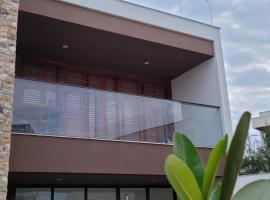 Loft Charmoso com Rooftop no Vila das Dunas，位于弗雷谢拉斯的酒店