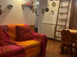 appartamento CERRETO LAGHI，位于塞利托拉吉的酒店