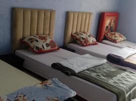 Gite Detape Dar Agswal Douar Ouanskra Oued Imnan Asni Marrakech，位于Tacheddirt的酒店