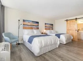 Charming Suite: Smart TV, Modern Amenities & Pool Access