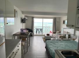 Beachfront apartment，位于圣马丁岛的酒店