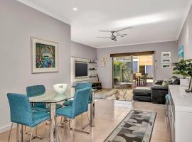 Relaxing Getaway Steps from Grange Beach，位于Grange的酒店