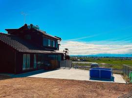 とっくりhouse，位于高岛市的带泳池的酒店