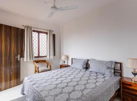 1 BR Stay enclosing the mountains Nivriti Cottage，位于Bhikia Sain的酒店