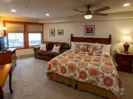 1307B - King Standard Eagle Springs West Hotel Room，位于索利图德的酒店