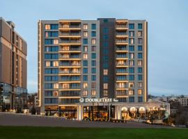 Doubletree By Hilton Amman Hotel & Residences，位于安曼的带泳池的酒店