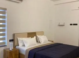 The Golden, Apartrooms