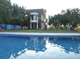 ecr resorts- pleasant stay farmhouse，位于Sadras的酒店