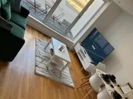 Leeds City Escape - 2 Bedroom Penthouse Apartment