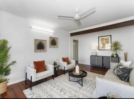 3 bdrm Home in City Heart，位于汤斯维尔的酒店