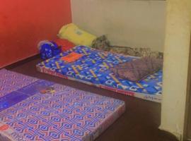 Husnain hostels Gujranwala，位于Lohiānwāla的酒店