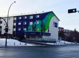 耶洛奈夫首府套房酒店