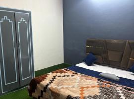 Riddhi Siddhi Home stay Near By Mathura Railway Station，位于马图拉的酒店