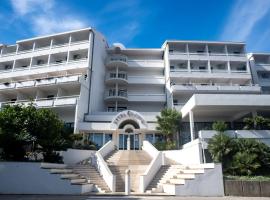 Hotel Issa，位于维斯的酒店