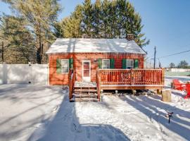 The Rustic Cabin，位于Blakeslee的山林小屋