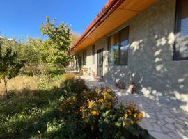 Art Rooms Garni B&B，位于Garni的酒店