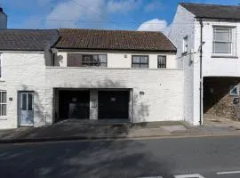 The Boathouse for two, St Davids, Garage Parking