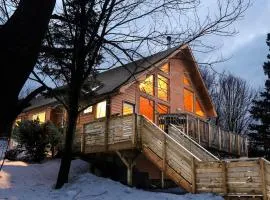 Relax at The Mountaintop Chalet