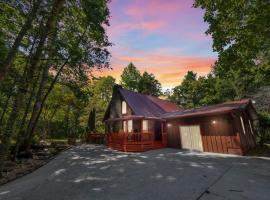 Hidden Hollow Cabin in the Smoky Mountains，位于科斯比的酒店