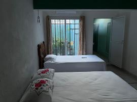 Casa Arboledas，位于曼萨尼约的酒店