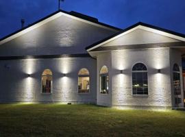 天鹅谷速8汽车旅馆，位于Swan River的酒店