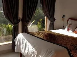 Little Munduk, full private villa