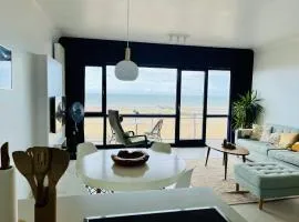 Panoramic Seaview Apartment with free private garage