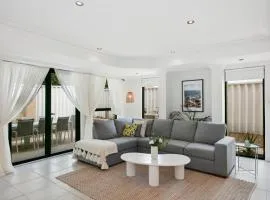 Entire Home Steps to Sorrento Beach