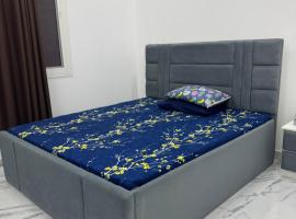 Homestay Private Room with attached washroom in Villa in Ajman For family or 1 person，位于阿吉曼的民宿